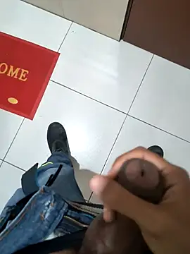 Snapshot of N-lS chatting on March 2, 2:13 pm N-lS online show from March 2, 2:13 pm