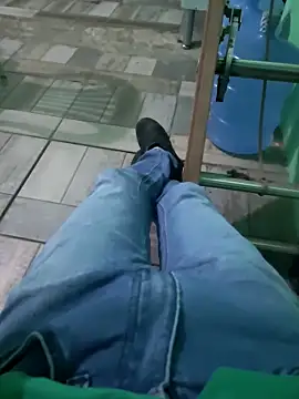 Snapshot of N-lS chatting on March 4, 2:56 pm N-lS online show from March 4, 2:56 pm