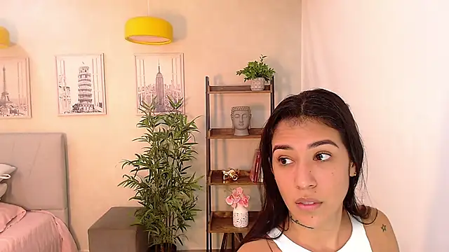 Sassy--Girl online show from February 11, 6:11 pm