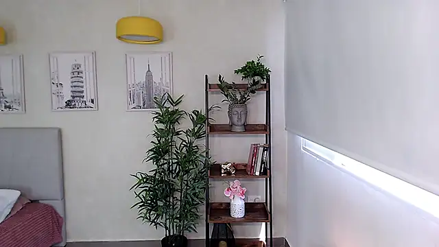 Sassy--Girl online show from February 17, 6:04 pm