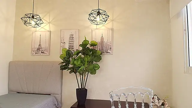 Sassy--Girl online show from October 4, 6:28 pm