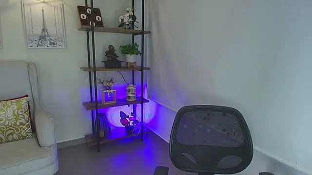 Sassy--Girl online show from April 16, 6:52 pm