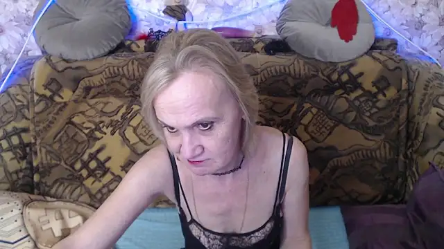 Snapshot of MissBekker chatting on January 8, 2:25 pm MissBekker online show from January 8, 2:25 pm