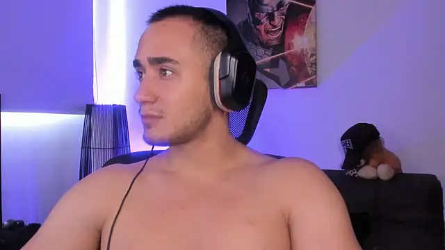 AlexRivera6 online show from December 25, 3:17 pm