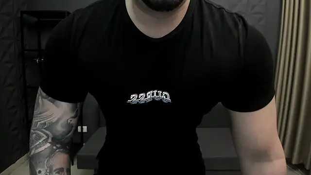 Snapshot of TonyWilcox chatting on January 24, 6:14 am TonyWilcox online show from January 24, 6:14 am