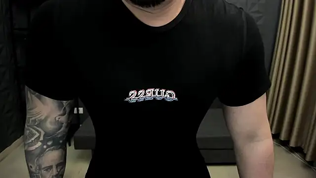 Snapshot of TonyWilcox chatting on January 27, 6:09 am TonyWilcox online show from January 27, 6:09 am