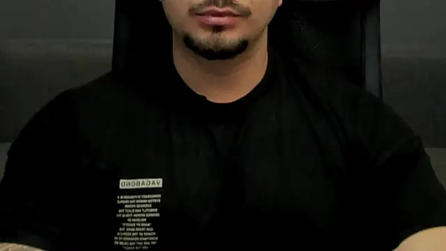 Snapshot of TonyWilcox chatting on February 8, 5:40 am TonyWilcox online show from February 8, 5:40 am