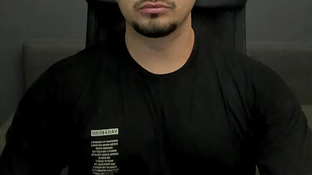 Snapshot of TonyWilcox chatting on February 9, 12:08 pm TonyWilcox online show from February 9, 12:08 pm