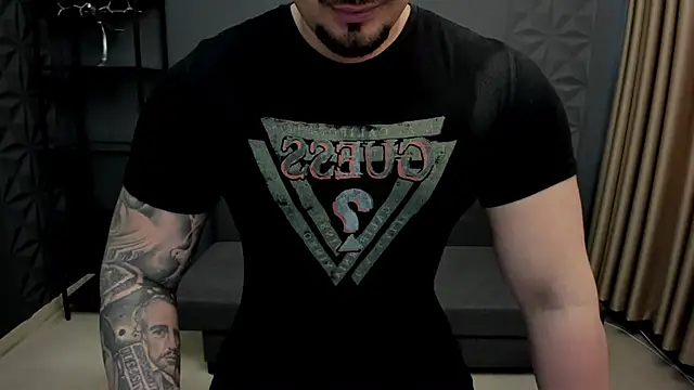 Snapshot of TonyWilcox chatting on February 15, 12:33 pm TonyWilcox online show from February 15, 12:33 pm