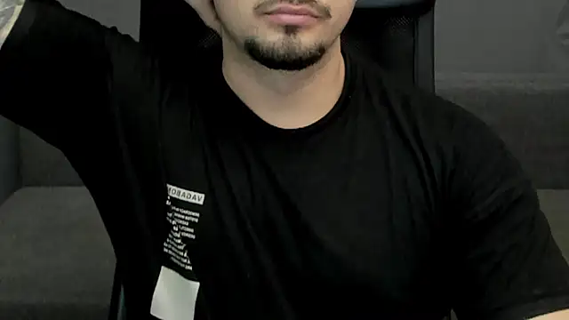 Snapshot of TonyWilcox chatting on February 16, 12:54 pm TonyWilcox online show from February 16, 12:54 pm