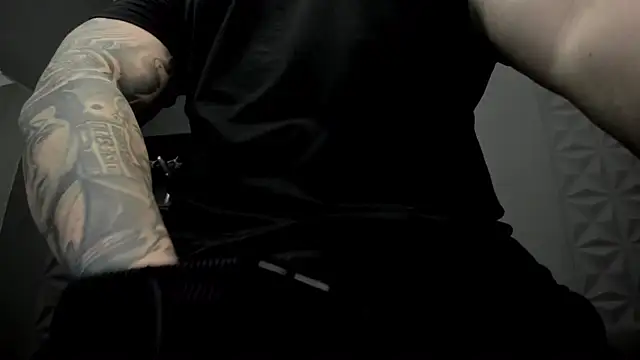 Snapshot of TonyWilcox chatting on February 24, 9:32 am TonyWilcox online show from February 24, 9:32 am