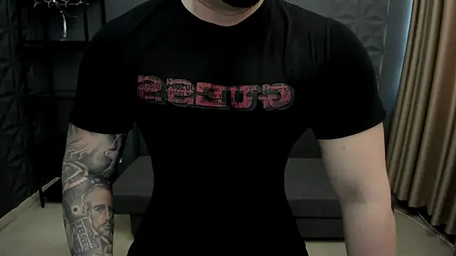 Snapshot of TonyWilcox chatting on February 26, 8:15 am TonyWilcox online show from February 26, 8:15 am