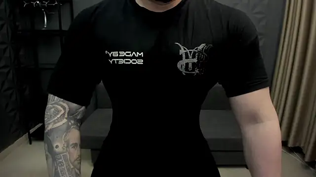 Snapshot of TonyWilcox chatting on March 3, 5:09 am TonyWilcox online show from March 3, 5:09 am