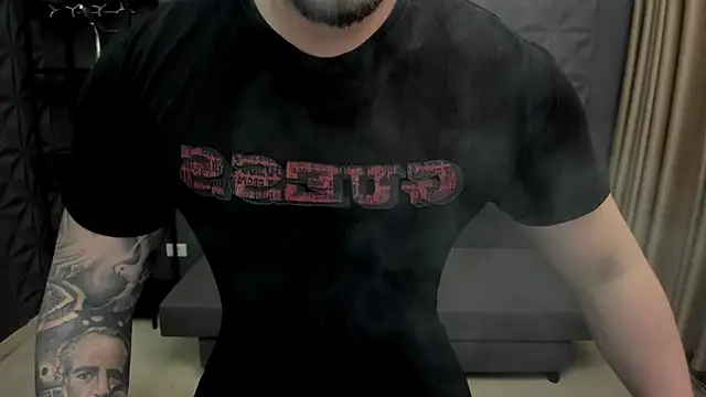 Snapshot of TonyWilcox chatting on March 4, 5:11 am TonyWilcox online show from March 4, 5:11 am