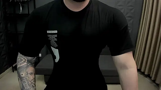 Snapshot of TonyWilcox chatting on March 5, 5:18 am TonyWilcox online show from March 5, 5:18 am