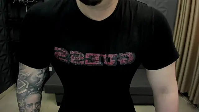 Snapshot of TonyWilcox chatting on March 7, 8:23 am TonyWilcox online show from March 7, 8:23 am