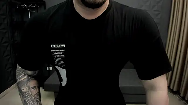 Snapshot of TonyWilcox chatting on March 8, 5:07 am TonyWilcox online show from March 8, 5:07 am