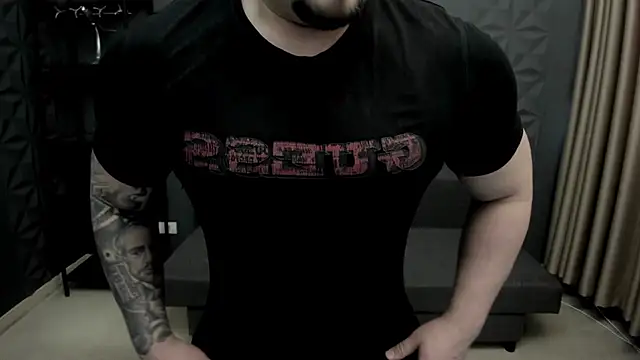 Snapshot of TonyWilcox chatting on March 10, 11:42 am TonyWilcox online show from March 10, 11:42 am