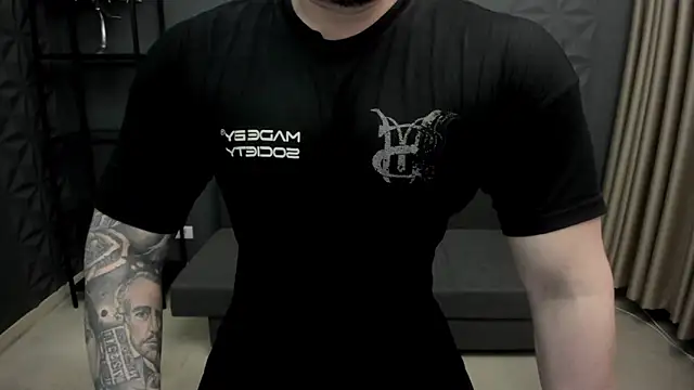 Snapshot of TonyWilcox chatting on March 13, 5:00 am TonyWilcox online show from March 13, 5:00 am