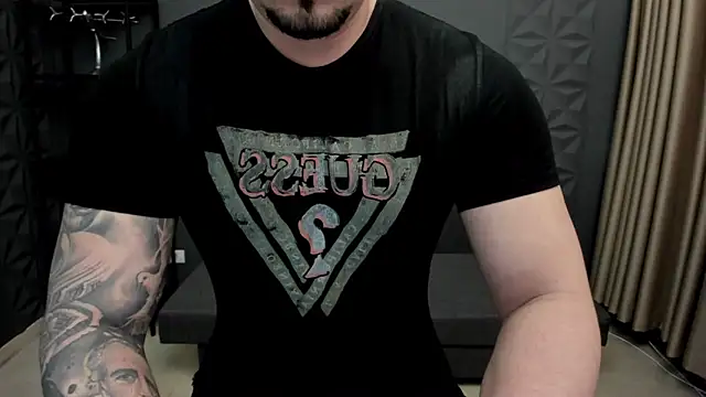 Snapshot of TonyWilcox chatting on March 15, 5:19 am TonyWilcox online show from March 15, 5:19 am