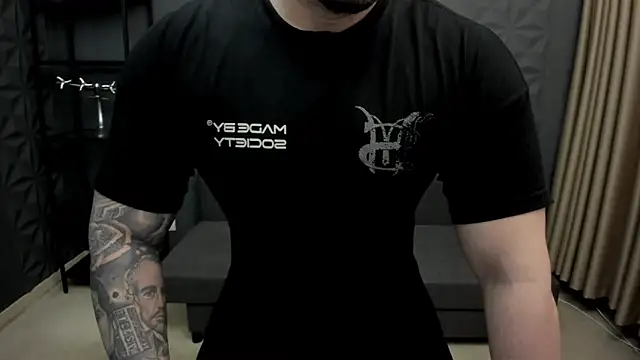 Snapshot of TonyWilcox chatting on March 18, 5:31 am TonyWilcox online show from March 18, 5:31 am