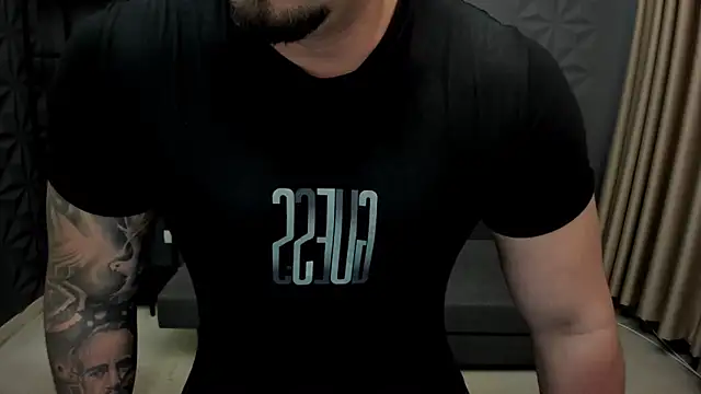 Snapshot of TonyWilcox chatting on September 13, 5:07 am TonyWilcox online show from September 13, 5:07 am