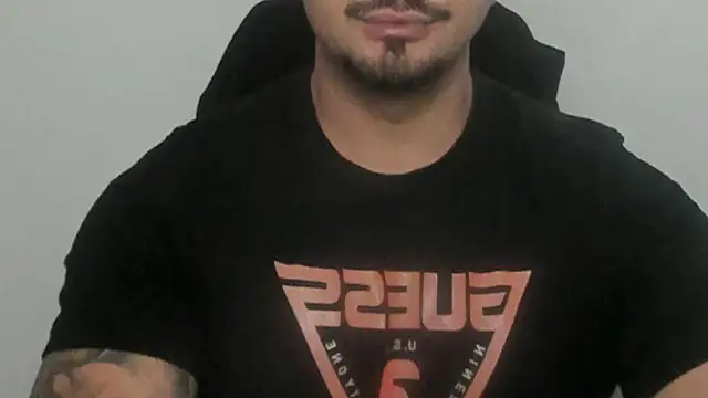 Snapshot of TonyWilcox chatting on October 5, 5:50 am TonyWilcox online show from October 5, 5:50 am