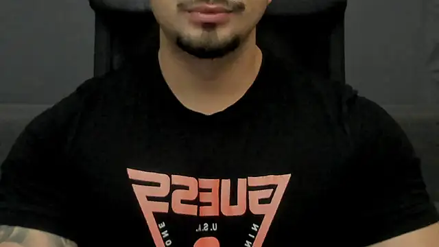 Snapshot of TonyWilcox chatting on October 12, 5:06 am TonyWilcox online show from October 12, 5:06 am