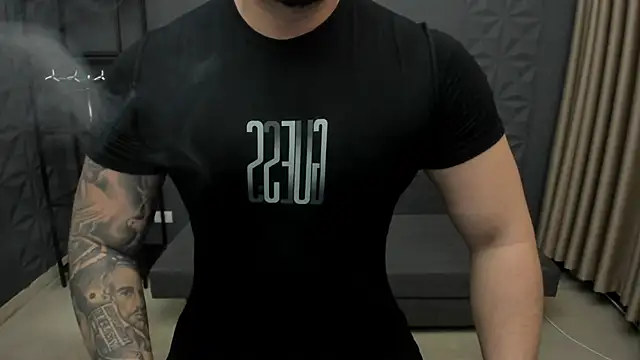 Snapshot of TonyWilcox chatting on October 18, 4:37 am TonyWilcox online show from October 18, 4:37 am