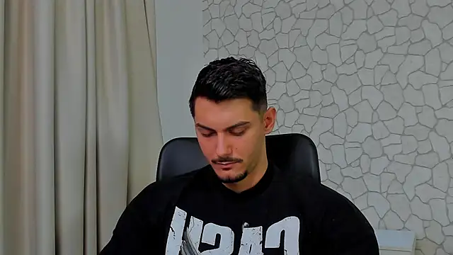 Snapshot of ClintMasters chatting on February 10, 5:47 am ClintMasters online show from February 10, 5:47 am