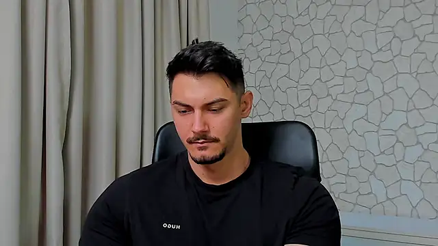 Snapshot of ClintMasters chatting on March 5, 5:40 am ClintMasters online show from March 5, 5:40 am