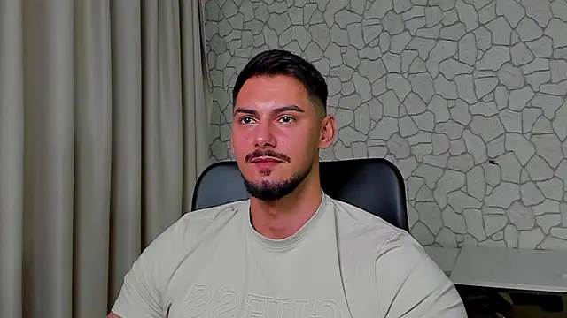 Snapshot of ClintMasters chatting on October 3, 4:53 am ClintMasters online show from October 3, 4:53 am