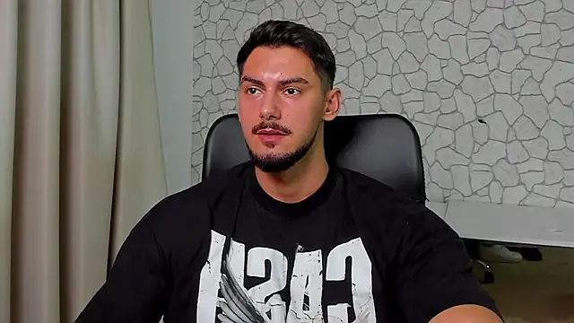 Snapshot of ClintMasters chatting on November 18, 5:12 am ClintMasters online show from November 18, 5:12 am