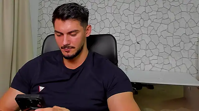 Snapshot of ClintMasters chatting on December 2, 6:41 am ClintMasters online show from December 2, 6:41 am