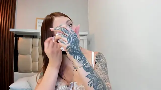 LANA-JONNES online show from March 12, 3:02 am