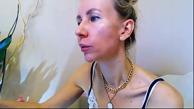 Snapshot of OLIVIA_CANDY chatting on February 21, 12:06 pm OLIVIA CANDY online show from February 21, 12:06 pm