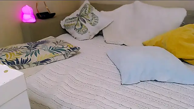 Snapshot of OLIVIA_CANDY chatting on September 16, 5:19 am OLIVIA CANDY online show from September 16, 5:19 am