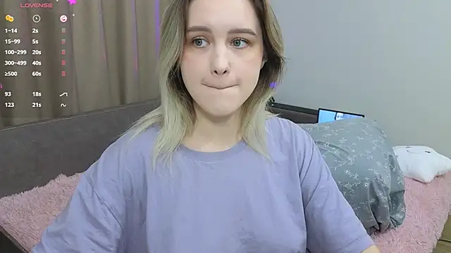 Snapshot of dusyastar chatting on February 22, 12:51 pm dusyastar online show from February 22, 12:51 pm