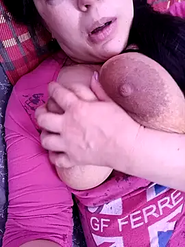 Snapshot of LeilaSaint chatting on December 9, 5:18 am LeilaSaint online show from December 9, 5:18 am