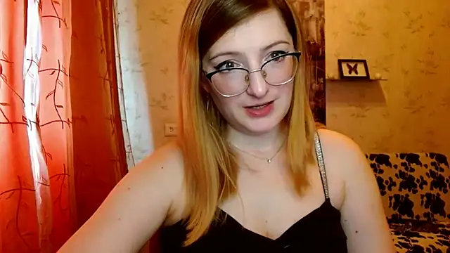 Snapshot of Arielsssplash chatting on March 19, 8:23 am Arielsssplash online show from March 19, 8:23 am