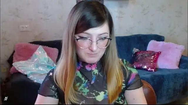 Snapshot of Arielsssplash chatting on October 30, 8:05 am Arielsssplash online show from October 30, 8:05 am