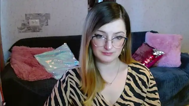 Snapshot of Arielsssplash chatting on November 20, 7:52 am Arielsssplash online show from November 20, 7:52 am