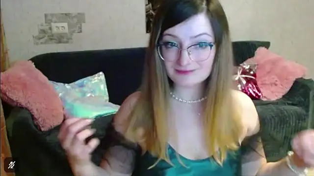 Snapshot of Arielsssplash chatting on November 25, 2:50 pm Arielsssplash online show from November 25, 2:50 pm