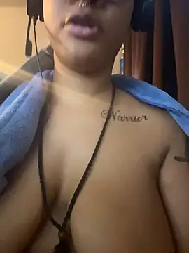 Snapshot of nickytheehawtie chatting on February 25, 9:24 pm nickytheehawtie online show from February 25, 9:24 pm