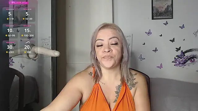 LIila28six online show from February 17, 11:02 am