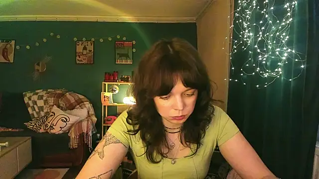 ClancyMorissey online show from April 15, 4:58 pm