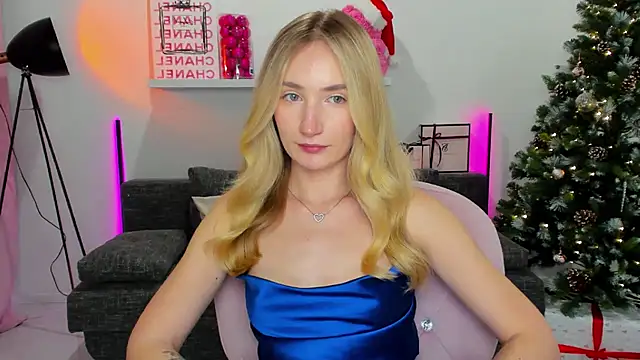 Snapshot of bella__rose chatting on December 23, 7:30 pm bella rose online show from December 23, 7:30 pm