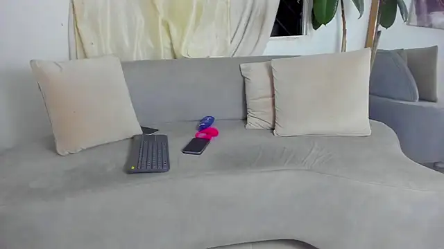 sweet mia23 online show from January 30, 6:35 am