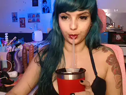 Snapshot of KylieConod chatting on February 3, 8:13 am KylieConod online show from February 3, 8:13 am