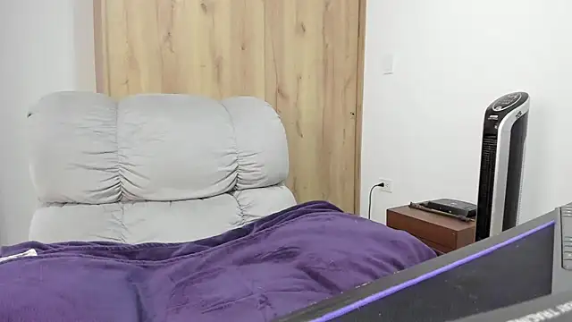 xspecialoomx online show from February 24, 2:04 pm